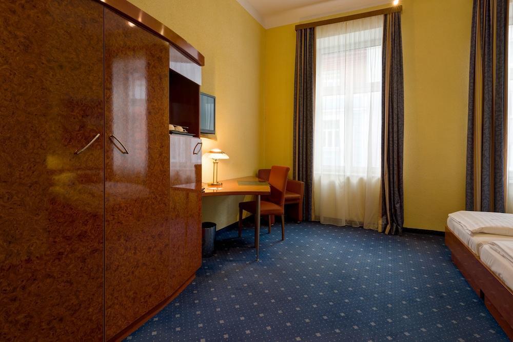 Nestroy 4* Wien